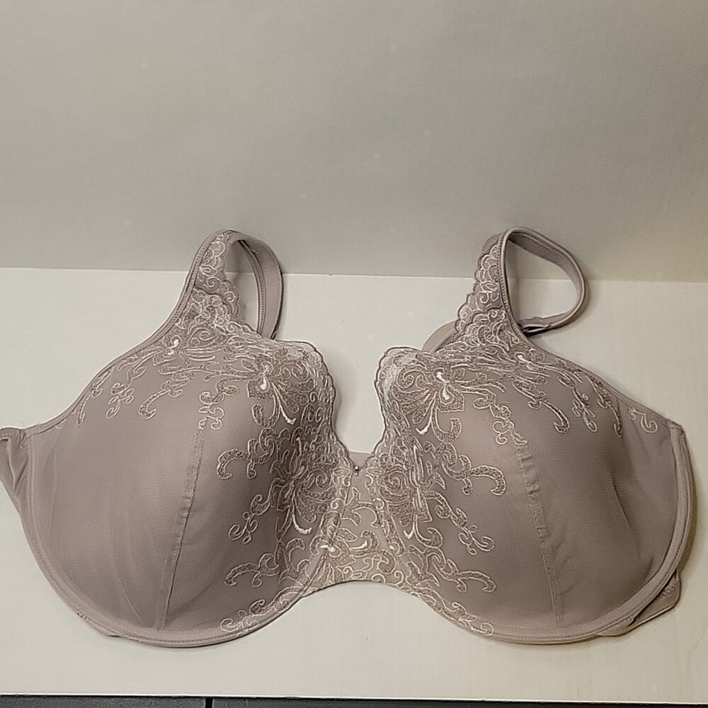 Playtex Women's Love My Curves Side-Smoothing Embroidered  Underwire Bra 44DD